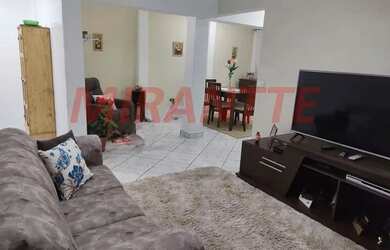 Imagem: A casa possui 2 Dormitórios, 2 Banheiros, 3 Vagas na garagem