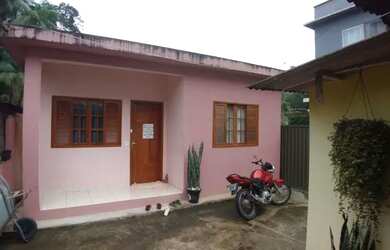 Imagem: A casa possui 2 Dormitórios, 1 Banheiro, 64m² de Área e