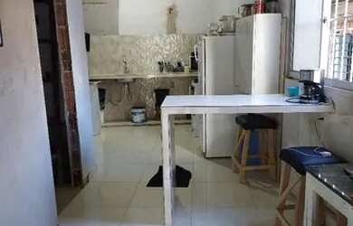 Imagem: A casa possui 2 Dormitórios, 1 Banheiro e está localizado