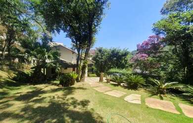 Imagem: A casa em condomínio possui 5 Dormitórios, 4 Banheiros, 5