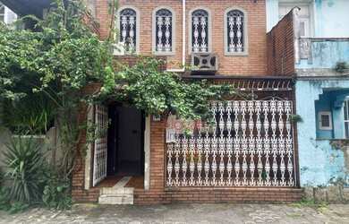 Imagem: A casa possui 2 Dormitórios, 1 Banheiro e 156m² de Área e