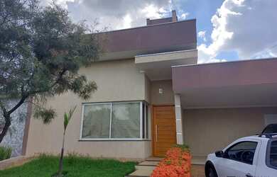 Imagem: A casa em condomínio possui 3 Dormitórios, 5 Banheiros, 4