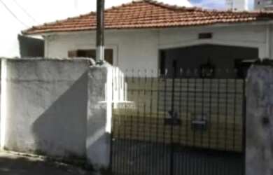 Imagem: A casa possui 2 Dormitórios, 2 Banheiros, 1 Vaga na garagem