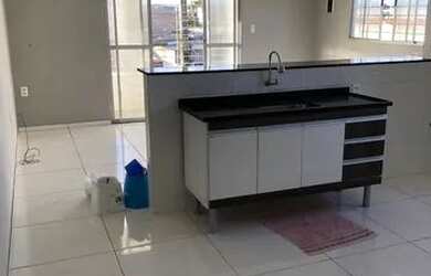 Imagem: A casa possui 2 Dormitórios, 2 Banheiros, 1 Vaga na garagem