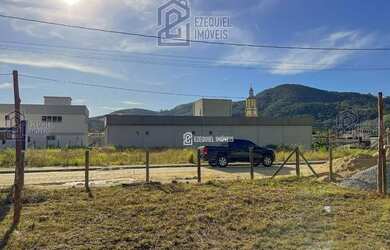 Imagem: O terreno possui 448m² de Área e está localizado em Águas