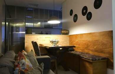 Imagem: O apartamento possui 2 Dormitórios, 1 Banheiro, 1 Vaga na garagem