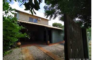 Imagem: A casa possui 5 Dormitórios, 5 Banheiros, 2 Vagas na garagem