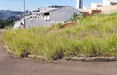 Imagem: O terreno possui 305m² de Área e está localizado em Centro