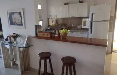 Imagem: A casa possui 2 Dormitórios, 2 Banheiros, 1 Vaga na garagem