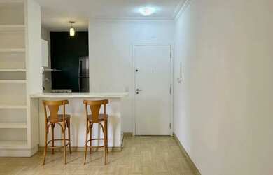 Imagem: O apartamento possui 1 Dormitório, 1 Banheiro, 1 Vaga na garagem