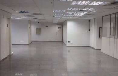 Imagem: O depósito à venda possui 676m² de Área e está localizado