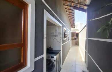 Imagem 3: Casa Padrão em Jacareí. Ar-condicionado, 160m² de Área, 2 Vagas na...