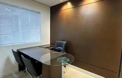 Imagem 4: Wall Street sala decorada PORTEIRA FECHADA