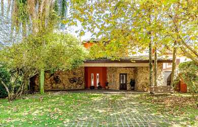 Imagem: A casa em condomínio possui 3 Dormitórios, 5 Banheiros, 4