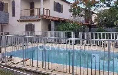 Imagem: A casa possui 5 Dormitórios, 5 Banheiros, 5 Vagas na garagem