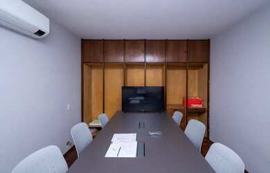 Imagem 10: Sobrado de 540 m² no Setor Sul, em frente à Clínica do Esporte