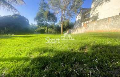 Imagem: O terreno possui 1800m² de Área e está localizado em Chácara