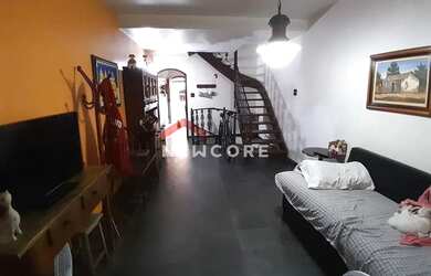 Imagem: A casa possui 2 Dormitórios, 3 Banheiros, 1 Vaga na garagem