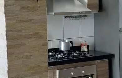 Imagem: A casa possui 4 Dormitórios, 3 Banheiros, 2 Vagas na garagem