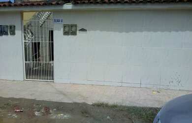 Imagem: A casa possui 2 Dormitórios, 2 Banheiros e está localizado