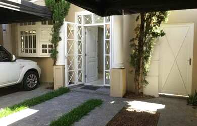 Imagem 1: Casa no Stiep. Churrasqueira, Varanda, 100m² de Áreae1 Vaga na garagem