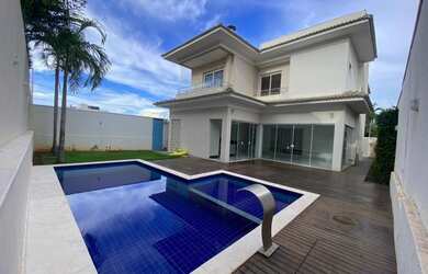 Imagem: A casa em condomínio possui 3 Dormitórios, 5 Banheiros, 5