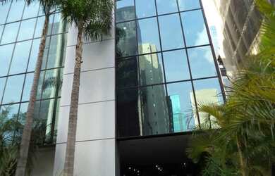 Imagem: O depósito possui 2 Vagas na garagem e 88m² de Área e está