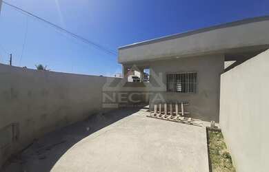 Imagem: A casa possui 2 Dormitórios, 2 Banheiros, 1 Vaga na garagem