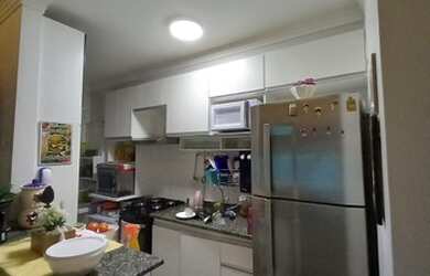 Imagem: O apartamento possui 2 Dormitórios, 1 Banheiro, 1 Vaga na garagem