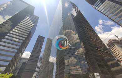 Imagem: O depósito possui 5 Vagas na garagem, 2.303m² de Área e