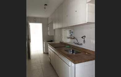 Imagem: O apartamento possui 3 Dormitórios, 2 Banheiros, 1 Vaga na