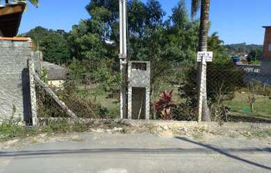 Imagem: O terreno e está localizado em Parque Santa Teresa, Carapicuíba