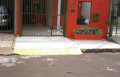 Imagem: A casa possui 2 Dormitórios, 1 Banheiro, 1 Vaga na garagem