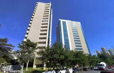 Imagem: O depósito possui 5 Vagas na garagem e 1929m² de Área e está