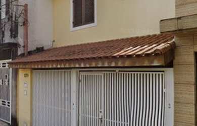 Imagem: A casa possui 2 Dormitórios, 3 Banheiros, 1 Vaga na garagem