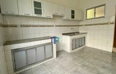 Imagem 8: Casa com 4 dormitórios - venda por R$ 680.000,00 ou aluguel por R$ 2.100,00/mês...