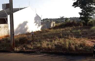 Imagem: O terreno possui 300m² de Área e está localizado em Mandaguaçu