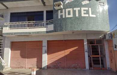 Imagem: O depósito possui 3 Vagas na garagem, 100m² de Área e está