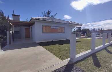 Imagem 13: Casa á venda R$ 450.000 - Balneário Figueirinha em Arroio do Sal - RS