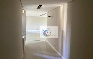 Imagem: O depósito possui 2 Vagas na garagem, 92m² de Área e está