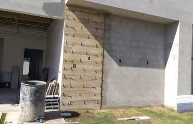 Imagem: A casa em condomínio possui 3 Dormitórios, 3 Banheiros, 3