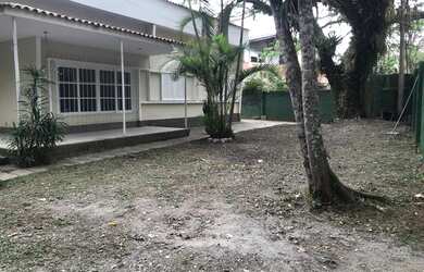 Imagem: A casa para alugar possui 3 Dormitórios, 2 Banheiros, 5 Vagas