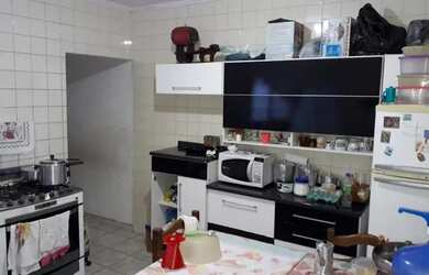 Imagem: A casa possui 5 Dormitórios, 5 Banheiros, 2 Vagas na garagem