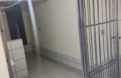 Imagem: A kitnet possui 1 Dormitório, 1 Banheiro e está localizado