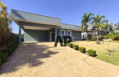 Imagem: A casa em condomínio possui 3 Dormitórios, 4 Banheiros, 4