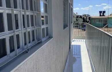 Imagem: A casa e possui 4 Dormitórios, Suítes, 2 Banheiros, 1 Vaga