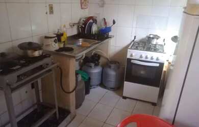 Imagem 12: Casa mais bar parede colada