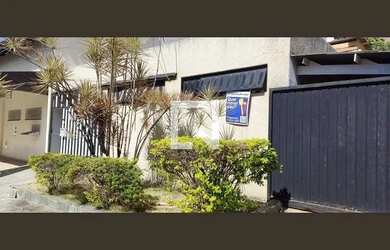 Imagem: A casa possui 5 Dormitórios, 3 Banheiros, 213m² de Área e