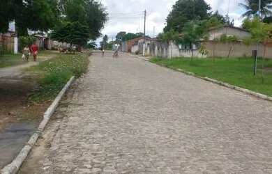 Imagem: A casa possui 3 Dormitórios, 2 Banheiros, 3 Vagas na garagem