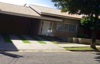 Imagem: A casa em condomínio possui 4 Dormitórios, 5 Banheiros, 4